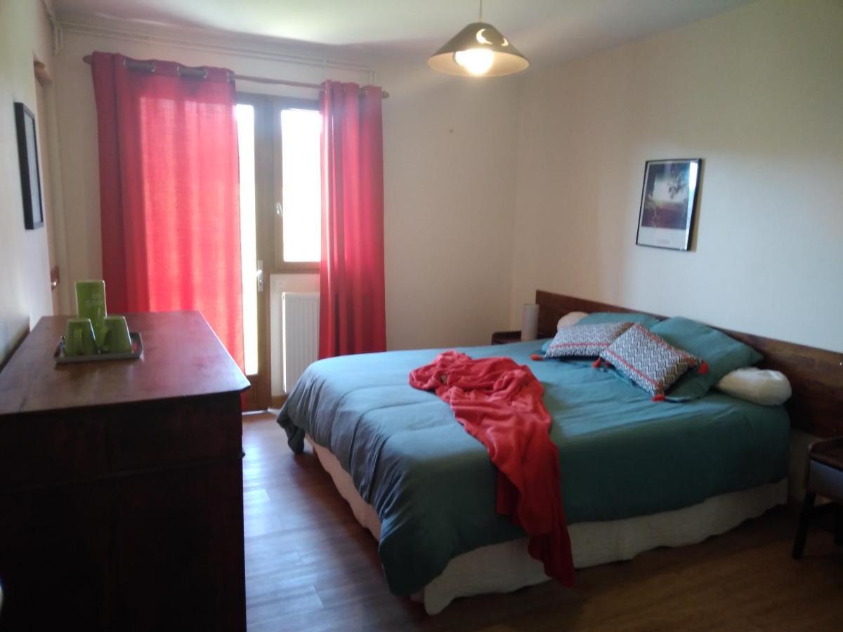 Au Bonheur Du Cedre Hotel Saint-Lattier Kültér fotó