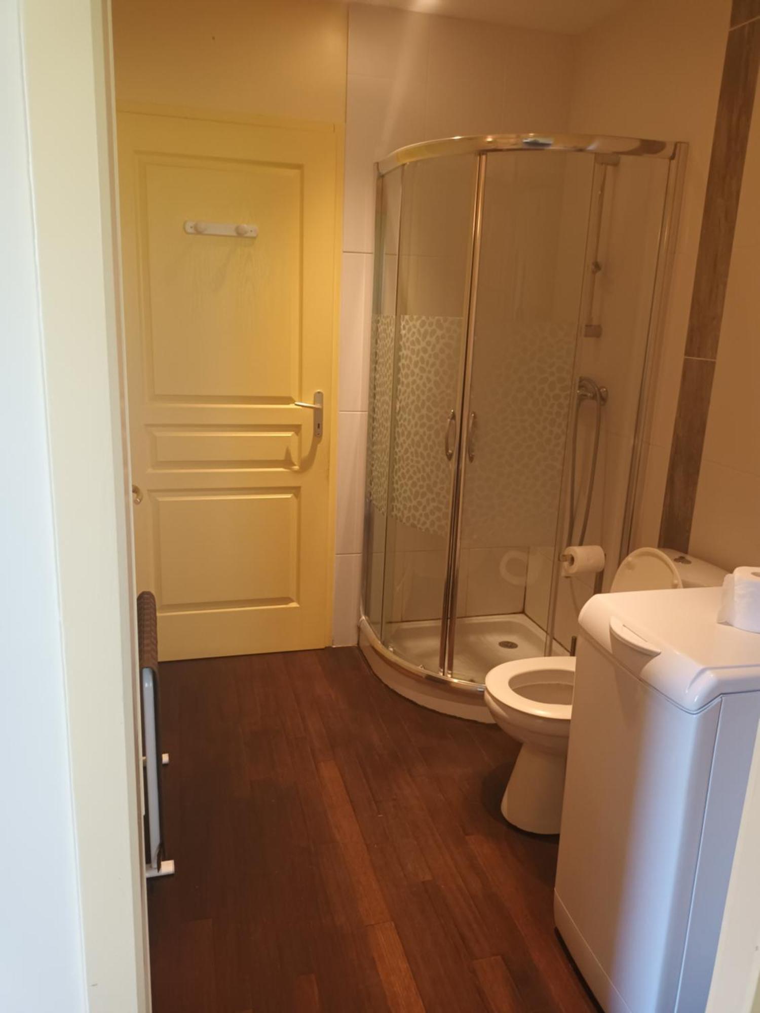 Au Bonheur Du Cedre Hotel Saint-Lattier Kültér fotó