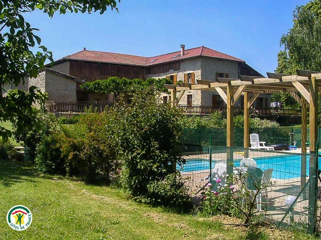 Au Bonheur Du Cedre Hotel Saint-Lattier Kültér fotó