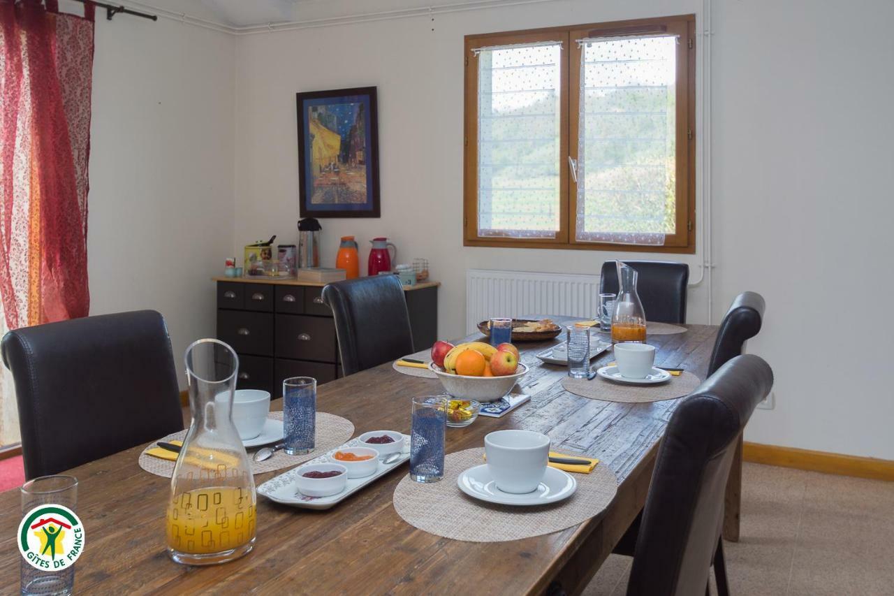Au Bonheur Du Cedre Hotel Saint-Lattier Kültér fotó