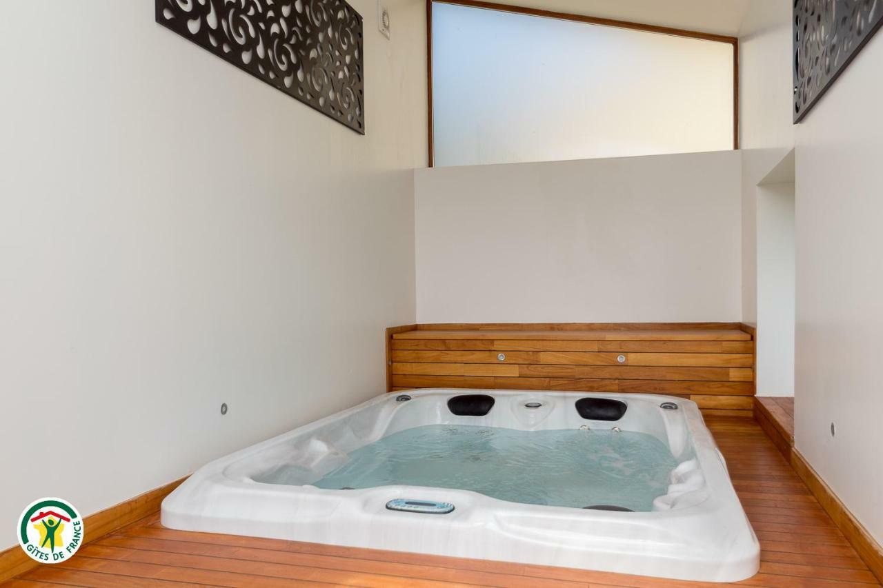 Au Bonheur Du Cedre Hotel Saint-Lattier Kültér fotó